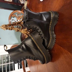 Dr  Martens Air wair with soles bouncing  boots